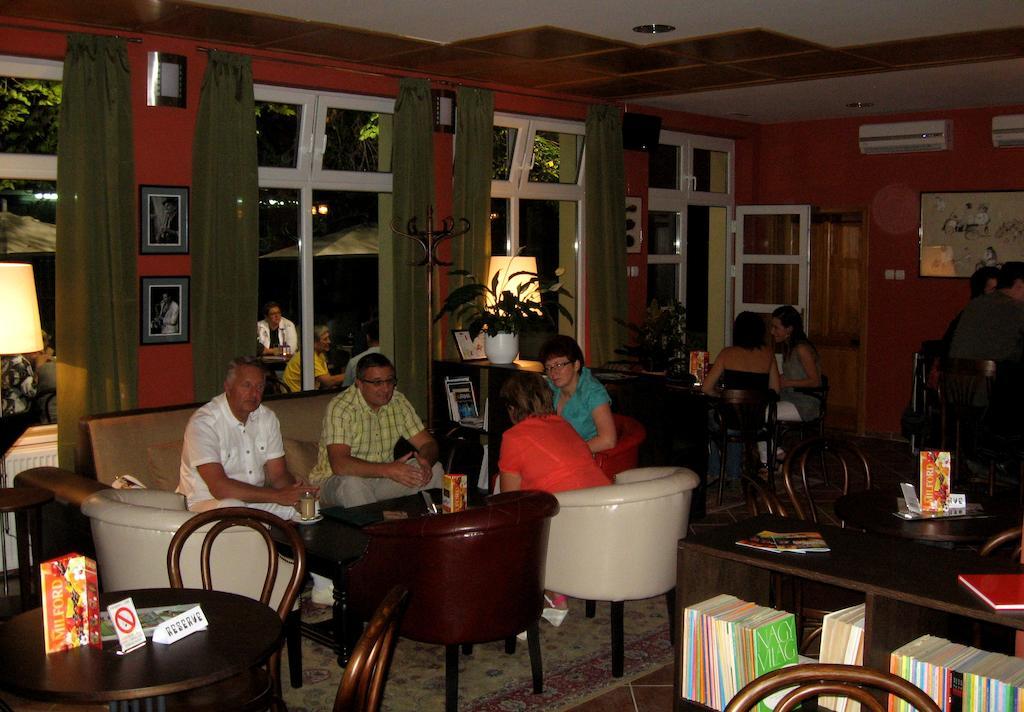 Art Garni Hotel Kanjiza Ngoại thất bức ảnh