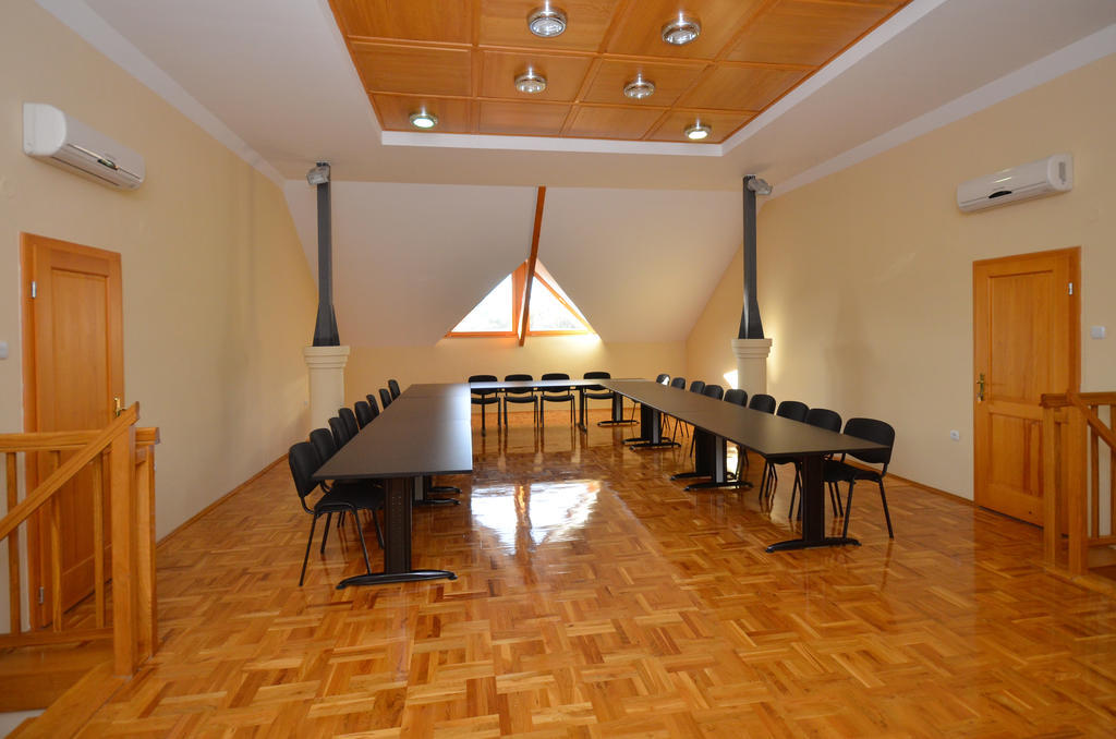Art Garni Hotel Kanjiza Ngoại thất bức ảnh