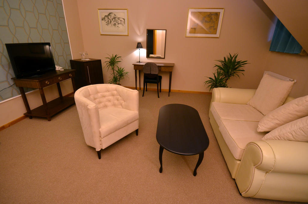 Art Garni Hotel Kanjiza Phòng bức ảnh